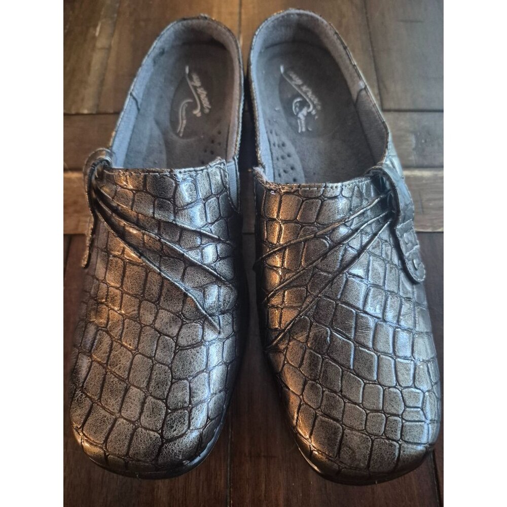 Easy Spirit Croc-Embossed Slip-On Clogs Black Size 8N